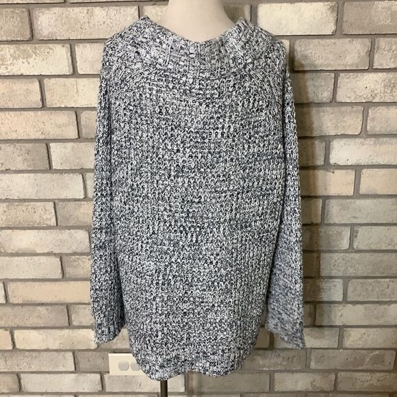 3for$20 sweater m/L - Picture 2 of 3
